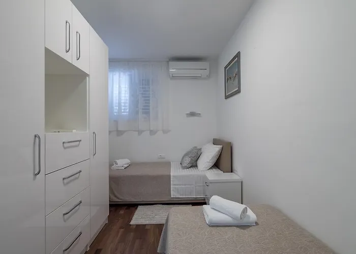 Drop In Split Luxury Suites