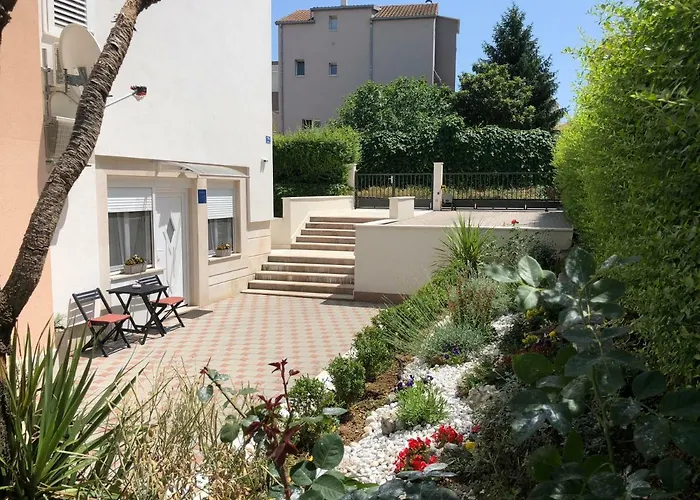 Drop In Split Luxury Suites